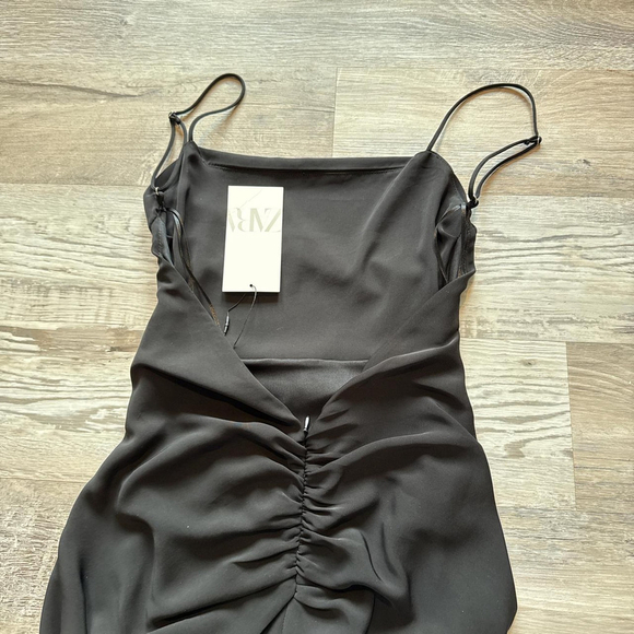 dresses - Picture 6 of 7